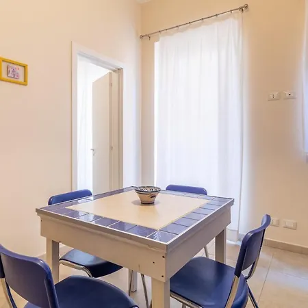 Bella Giulia Casa Blu *