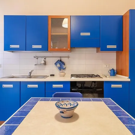 Bella Giulia Casa Blu